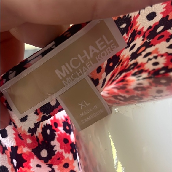 Michael Kors White and Pink Short Sleeve Blouse Size XL - Picture 2 of 7